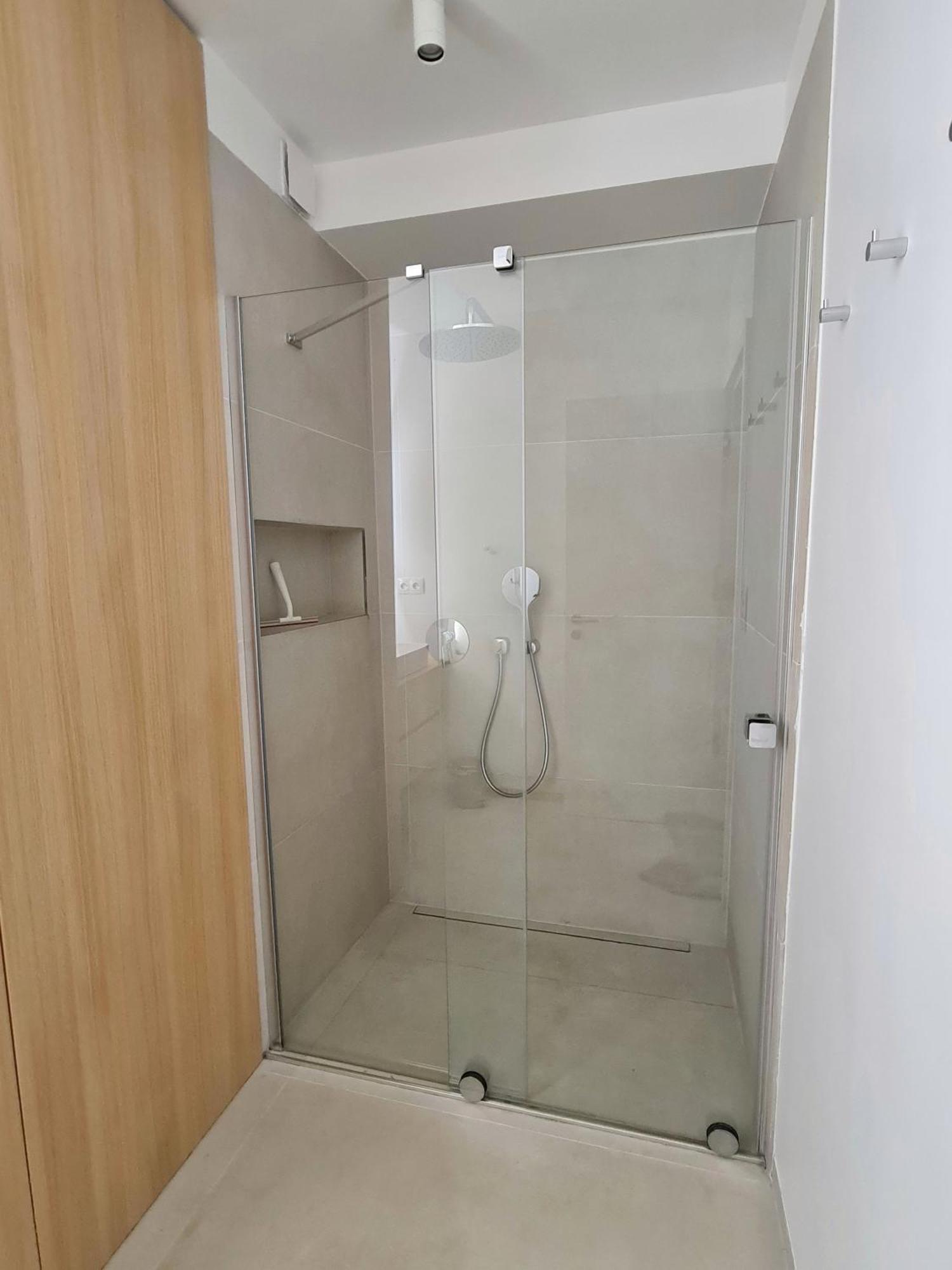 Beautiful New Apt In Old Town Near Train Station - Free Parking Bratislava Extérieur photo
