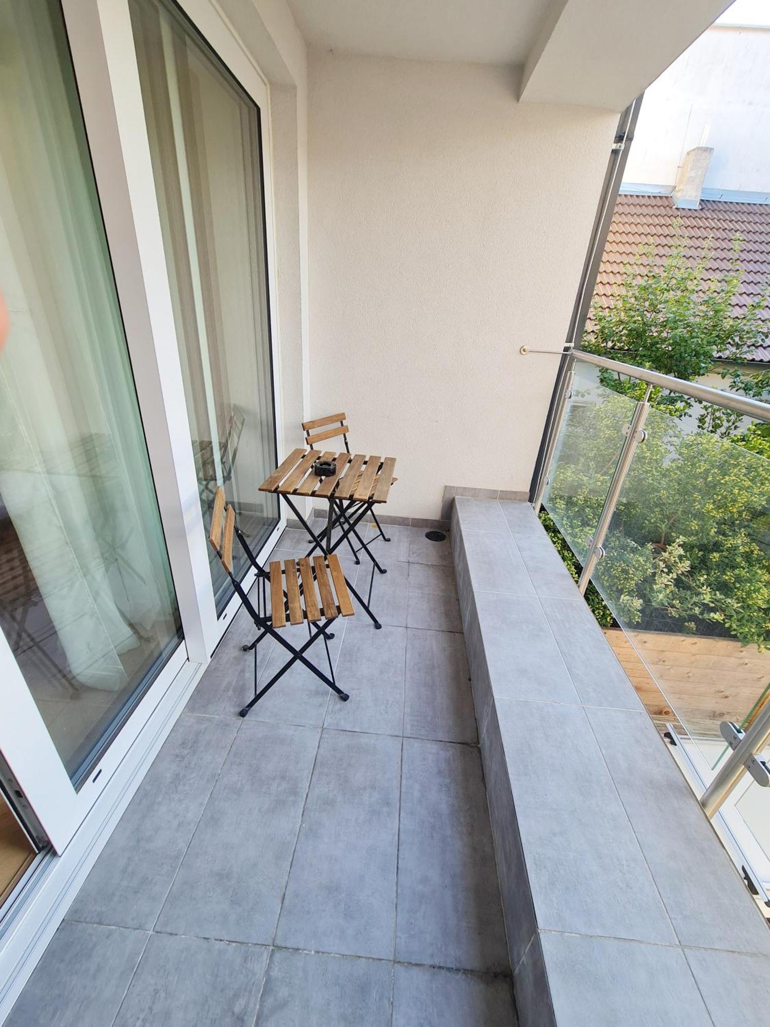 Beautiful New Apt In Old Town Near Train Station - Free Parking Bratislava Extérieur photo
